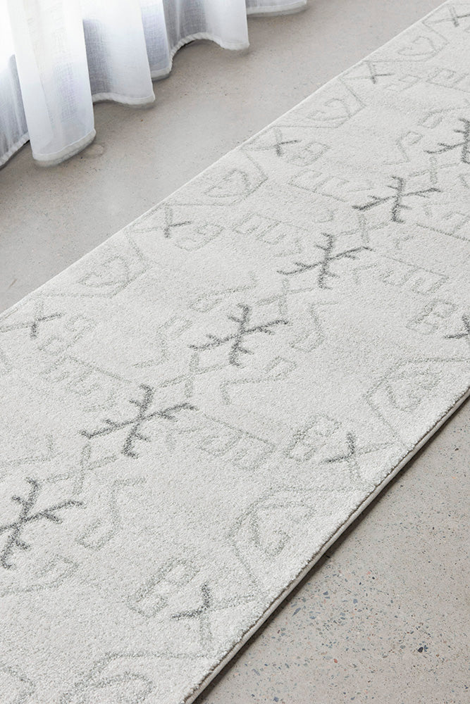 Wategos Grey Runner Rug