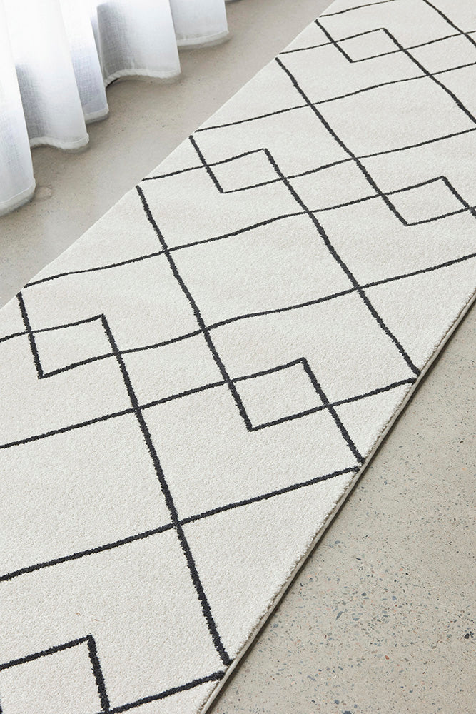 Wategos Spinifex Silver Runner Rug